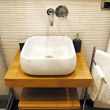B&B Morris 4*